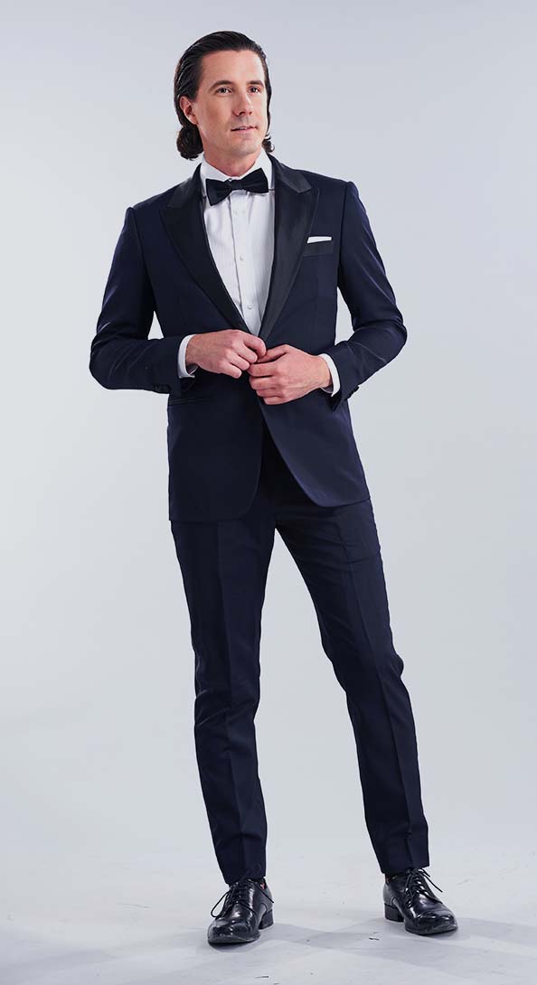 eph_the-midnight-blue-tuxedo-formalwear_feature.jpg The Fundamental Navy Tuxedo