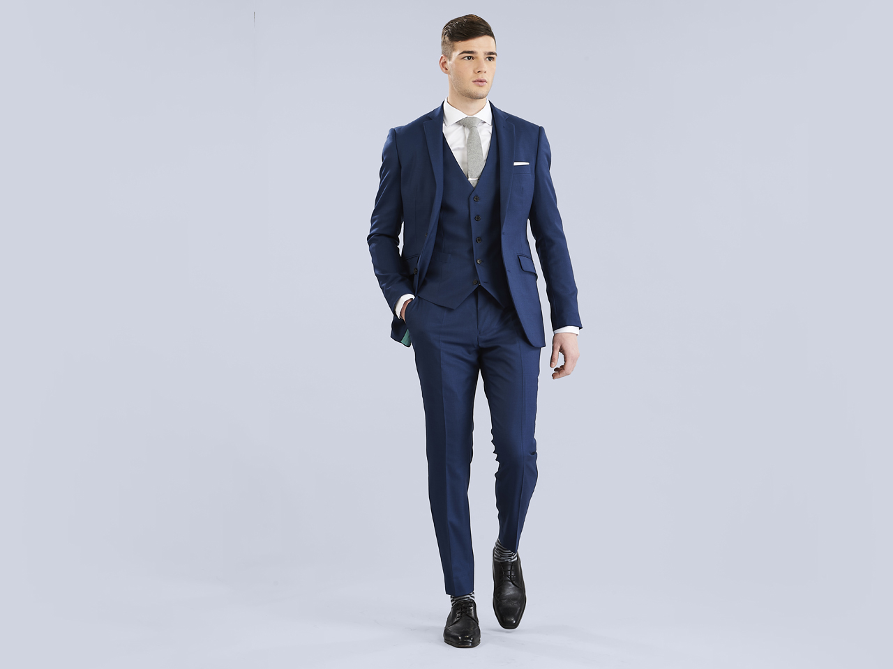 The Bridgeport Blue Three Piece Suit - Image 3
